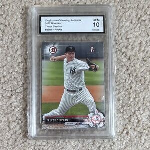 Topps Baseball Card - Black and White
